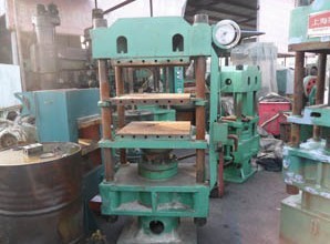 雙層50噸平板硫化機(jī)